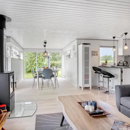 4 Bedroom Cozy In 度假居 米泽尔法特