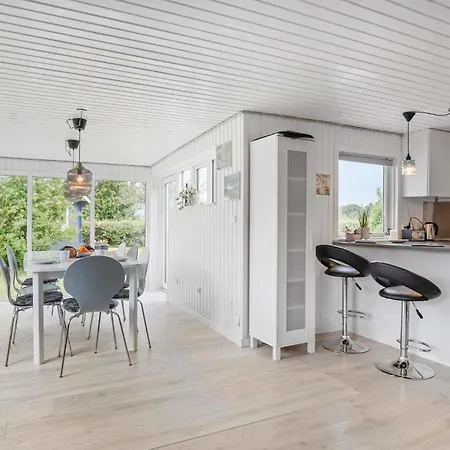 4 Bedroom Cozy In Holiday home Middelfart