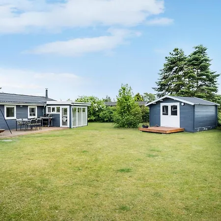 4 Bedroom Cozy In 度假居 米泽尔法特