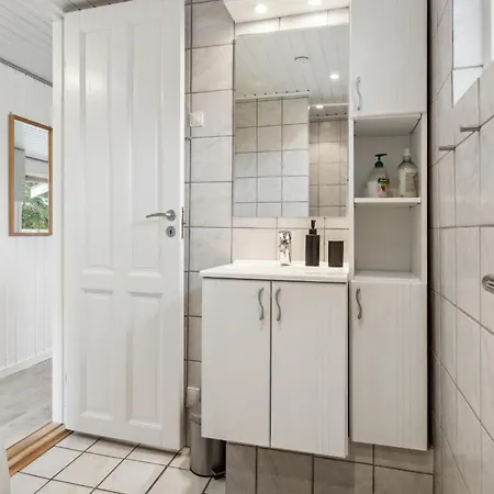 4 Bedroom Cozy In